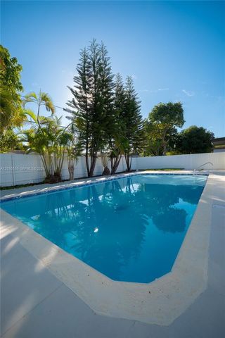 15411 NE 10th Avenue, North Miami Beach, FL 33162