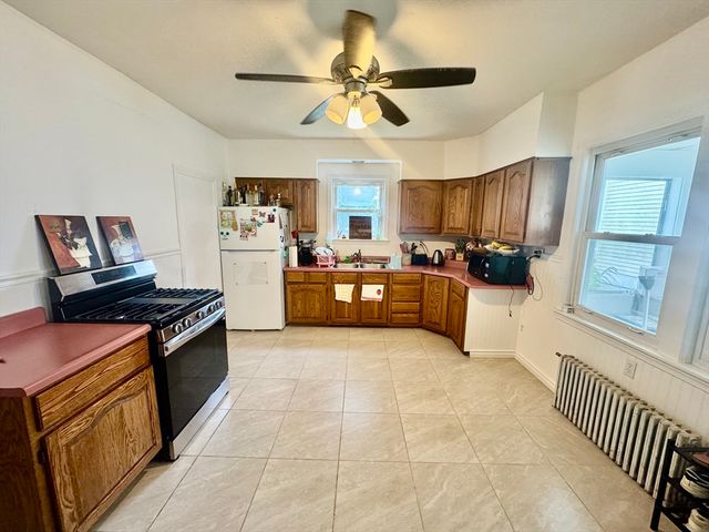 225 White St, Lowell, MA 01854