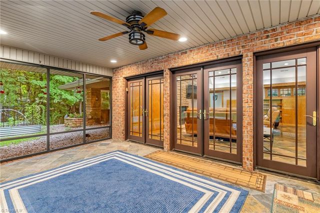 381 Hunters Point, Lexington, NC 27295