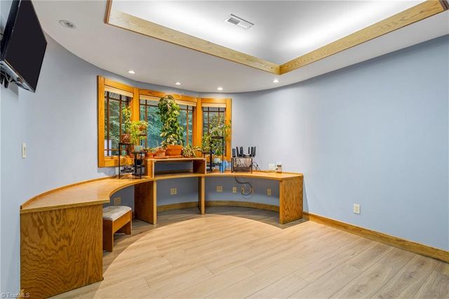 381 Hunters Point, Lexington, NC 27295