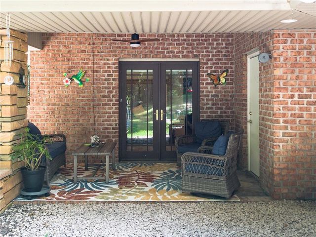 381 Hunters Point, Lexington, NC 27295