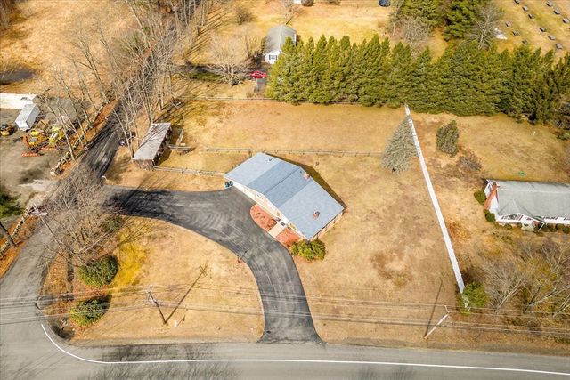 171 Gardner Rd, Hubbardston, MA 01452