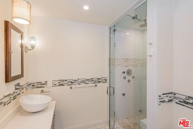 1947 Midvale Avenue, Los Angeles, CA 90025