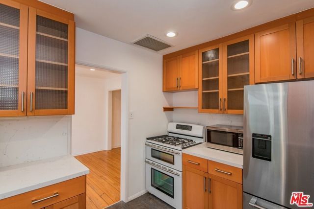 1947 Midvale Avenue, Los Angeles, CA 90025