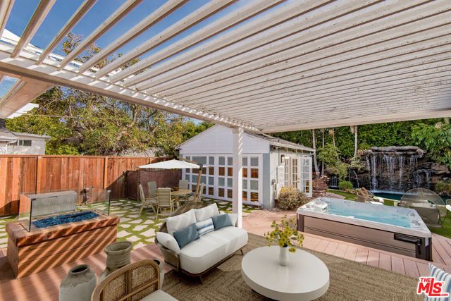 1947 Midvale Avenue, Los Angeles, CA 90025