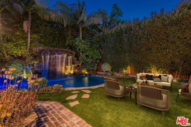 1947 Midvale Avenue, Los Angeles, CA 90025