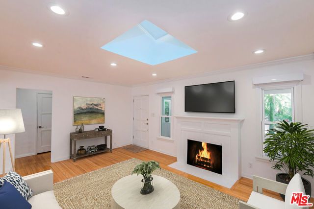 1947 Midvale Avenue, Los Angeles, CA 90025