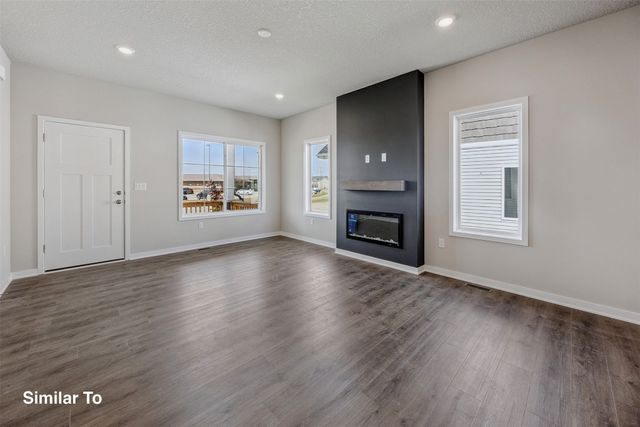 908 Sawgrass Drive, Norwalk, IA 50211