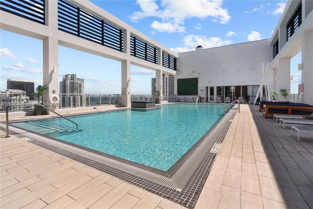 151 SE 1st Street 1402, Miami, FL 33131
