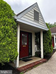 140 E BUTLER AVE, Chalfont, PA 18914