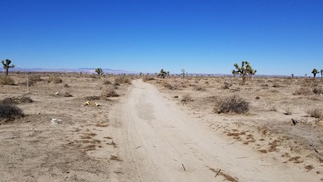 Vic Avenue G12 13 Ste, Lancaster, CA 93535