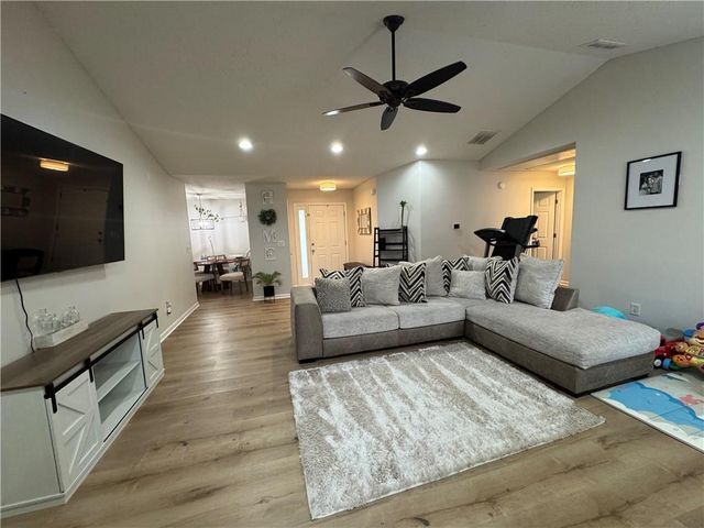 1003 Rolling Ridge Lane, Auburn, GA 30011