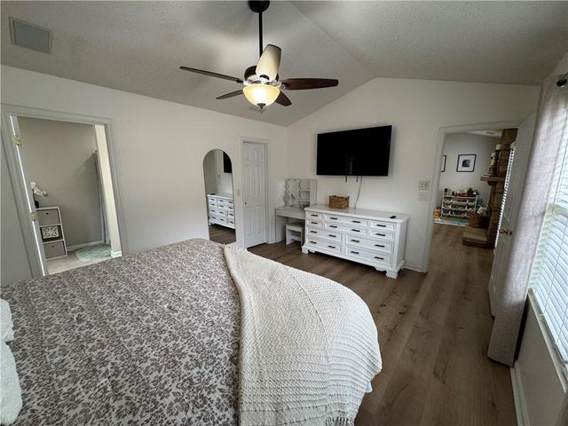 1003 Rolling Ridge Lane, Auburn, GA 30011