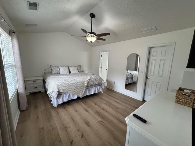 1003 Rolling Ridge Lane, Auburn, GA 30011