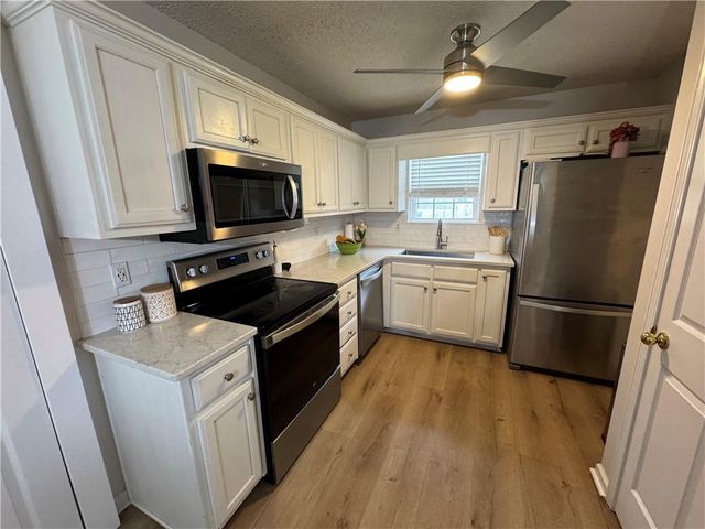 1003 Rolling Ridge Lane, Auburn, GA 30011