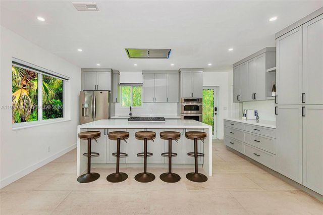 10450 NE 5th Ave, Miami Shores, FL 33138