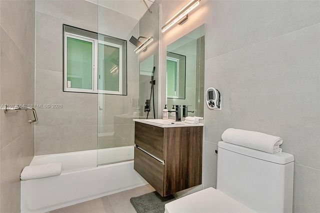 10450 NE 5th Ave, Miami Shores, FL 33138