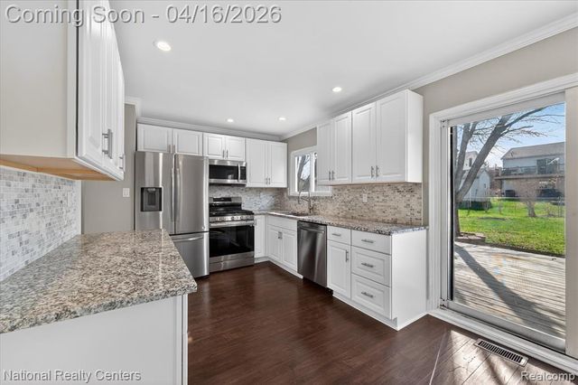 1760 S John Hix Street, Westland, MI 48186