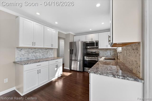 1760 S John Hix Street, Westland, MI 48186