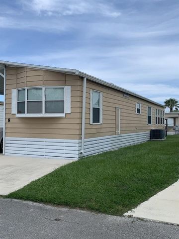 8 SE Hernando Lane, Port St. Lucie, FL 34952