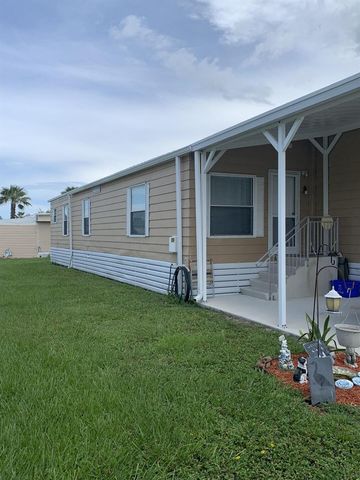8 SE Hernando Lane, Port St. Lucie, FL 34952
