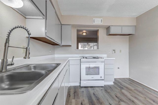 2952 Meadowgrass Lane 173, Houston, TX 77082