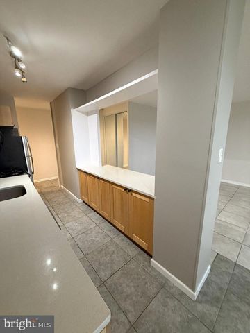 1508 BARCLAY TOWERS, Cherry Hill, NJ 08034