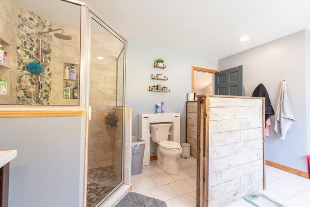 1 Lorraine Ln, Millville, MA 01529