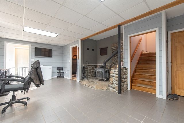 1 Lorraine Ln, Millville, MA 01529