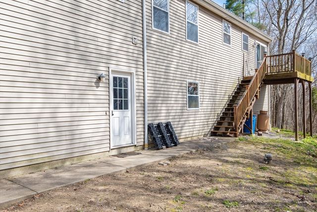 1 Lorraine Ln, Millville, MA 01529
