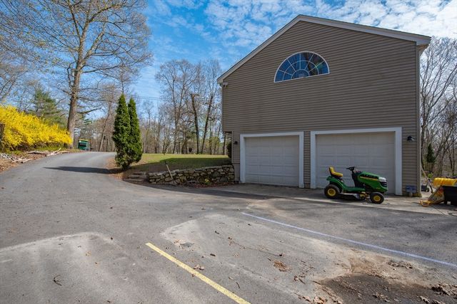 1 Lorraine Ln, Millville, MA 01529