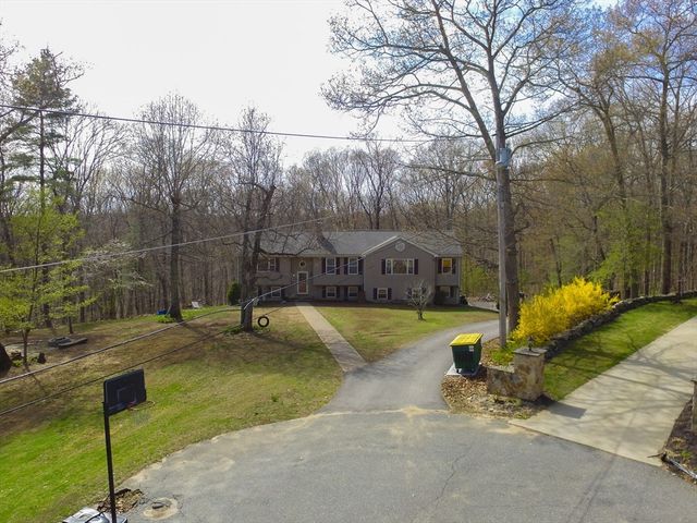 1 Lorraine Ln, Millville, MA 01529