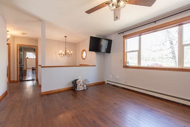 1 Lorraine Ln, Millville, MA 01529