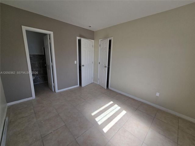 724 SW 7th Ter 1-2, Hallandale Beach, FL 33009