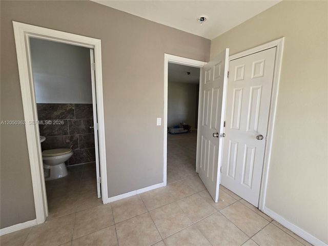 724 SW 7th Ter 1-2, Hallandale Beach, FL 33009
