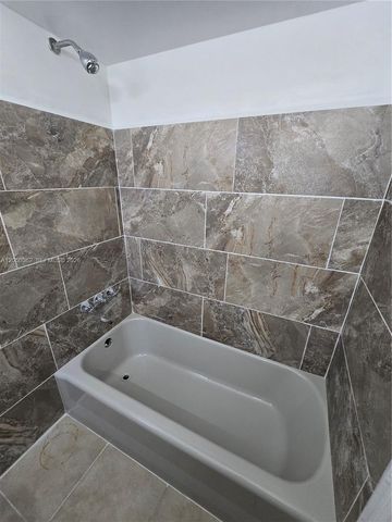 724 SW 7th Ter 1-2, Hallandale Beach, FL 33009