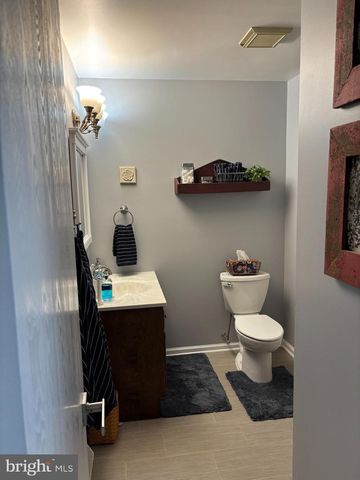 1166 MARILYN AVE, Ephrata, PA 17522