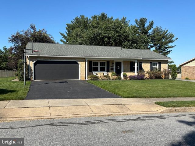 1166 MARILYN AVE, Ephrata, PA 17522