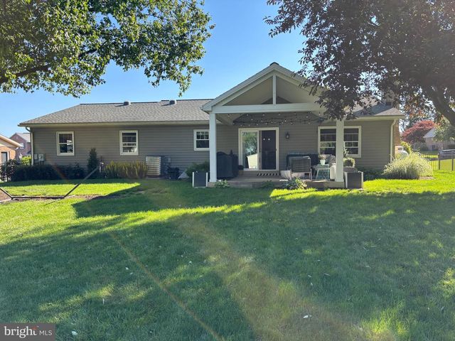 1166 MARILYN AVE, Ephrata, PA 17522