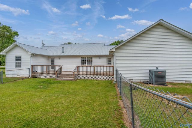 917 Leyland Drive, Albertville, AL 35950