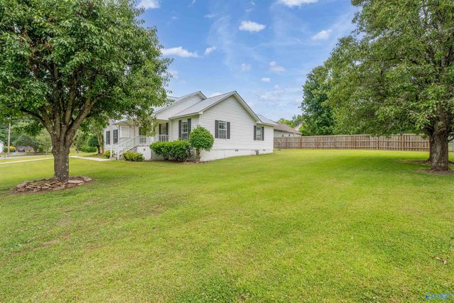 917 Leyland Drive, Albertville, AL 35950