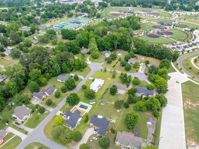 917 Leyland Drive, Albertville, AL 35950