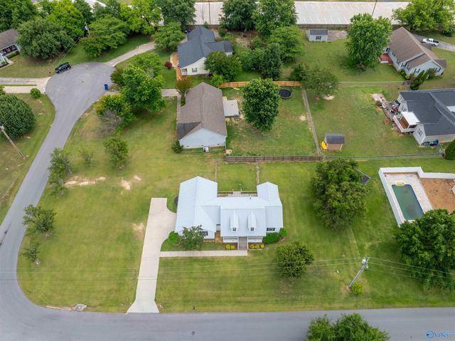 917 Leyland Drive, Albertville, AL 35950