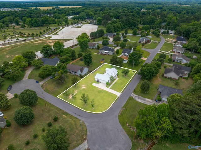 917 Leyland Drive, Albertville, AL 35950