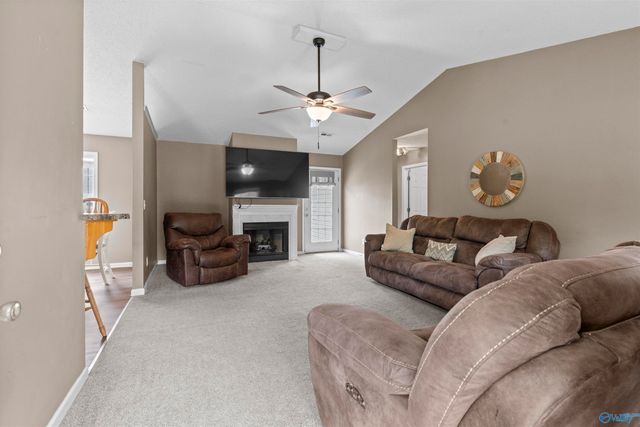917 Leyland Drive, Albertville, AL 35950