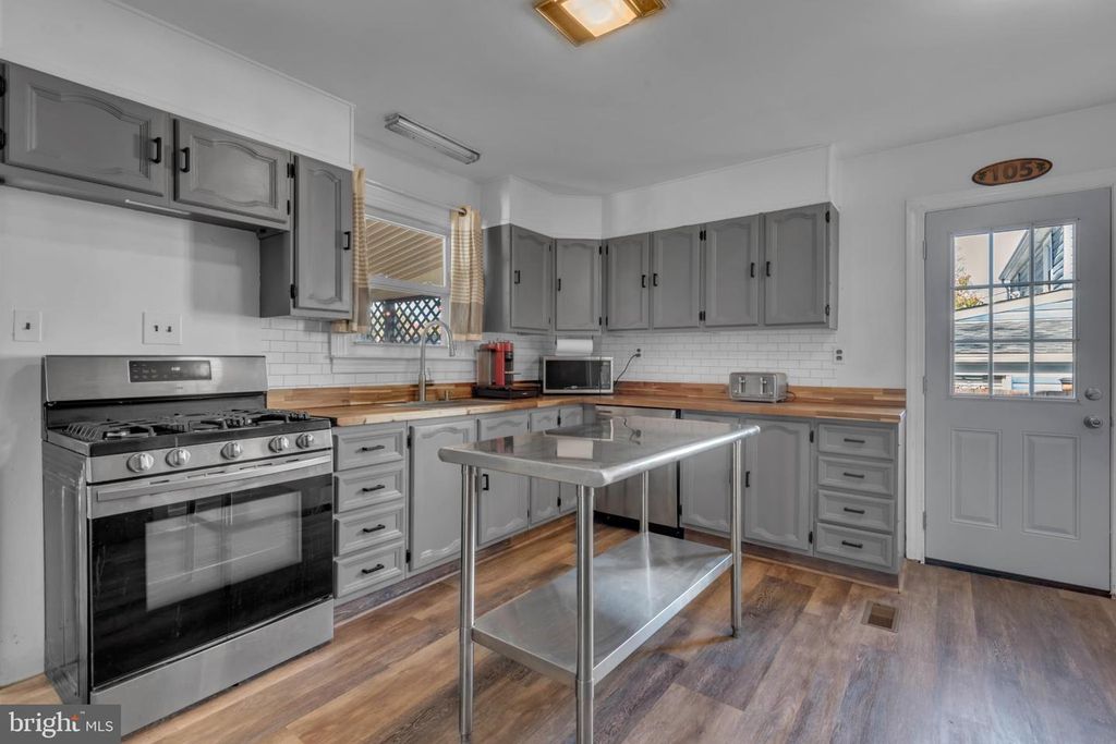 105 NEW JERSEY AVE NW, Glen Burnie, MD 21061