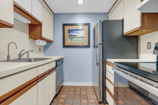84 Gainsborough 004w, Boston, MA 02115