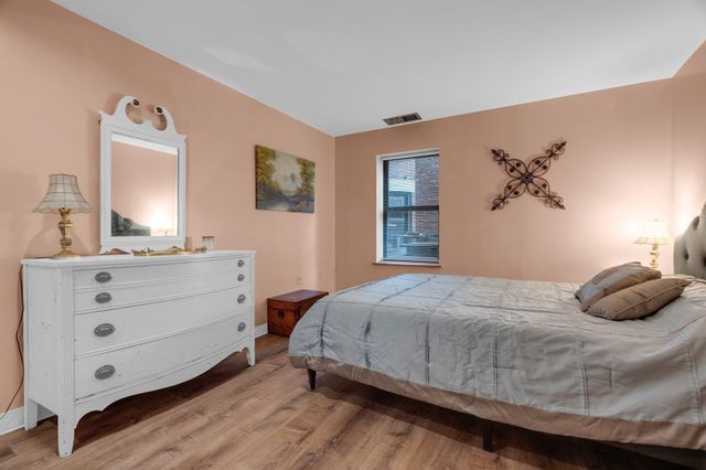84 Gainsborough 004w, Boston, MA 02115