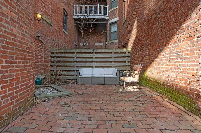 84 Gainsborough 004w, Boston, MA 02115