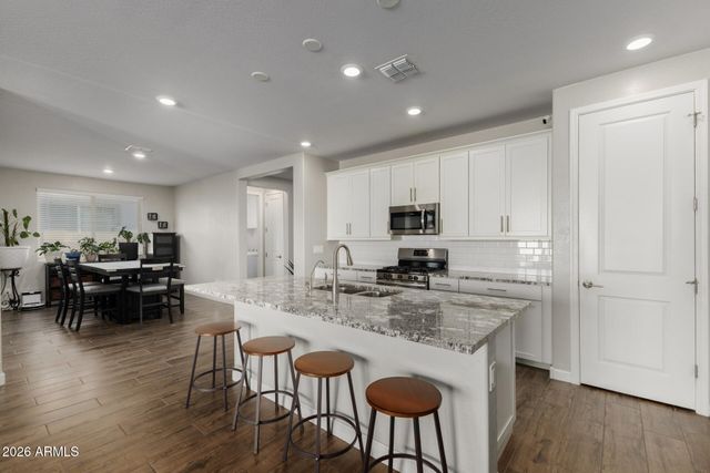 554 W RAINBOW BRIDGE Lane, San Tan Valley, AZ 85140